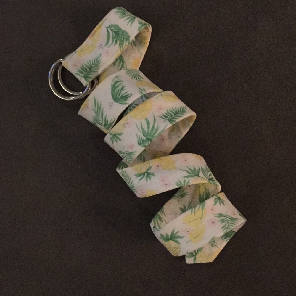 Adorable J.Crew jungle belt/floral print